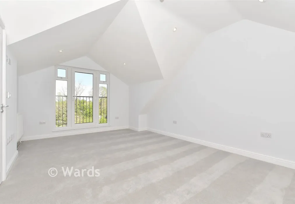 Bedroom 1 - Claygate, Marden, Tonbridge, Kent - Wards of Kent
