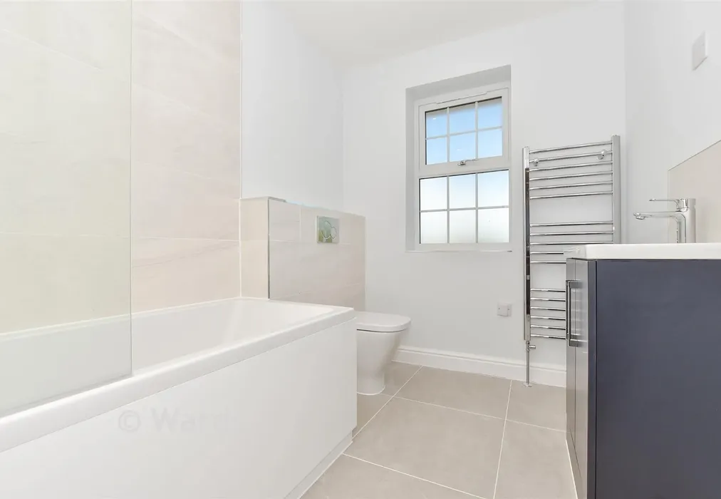 Bathroom - Claygate, Marden, Tonbridge, Kent - Wards of Kent