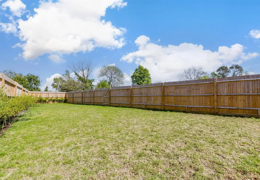 Rear Garden - Claygate, Marden, Tonbridge, Kent - Wards of Kent