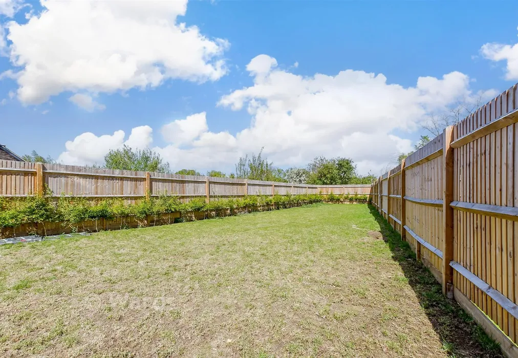 Rear Garden - Claygate, Marden, Tonbridge, Kent - Wards of Kent