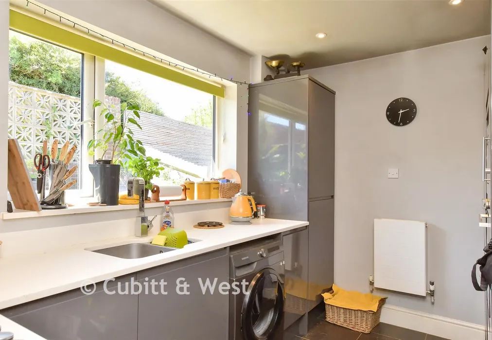 Kitchen - Carol Close, Brighton, East Sussex - Wards of Kent
