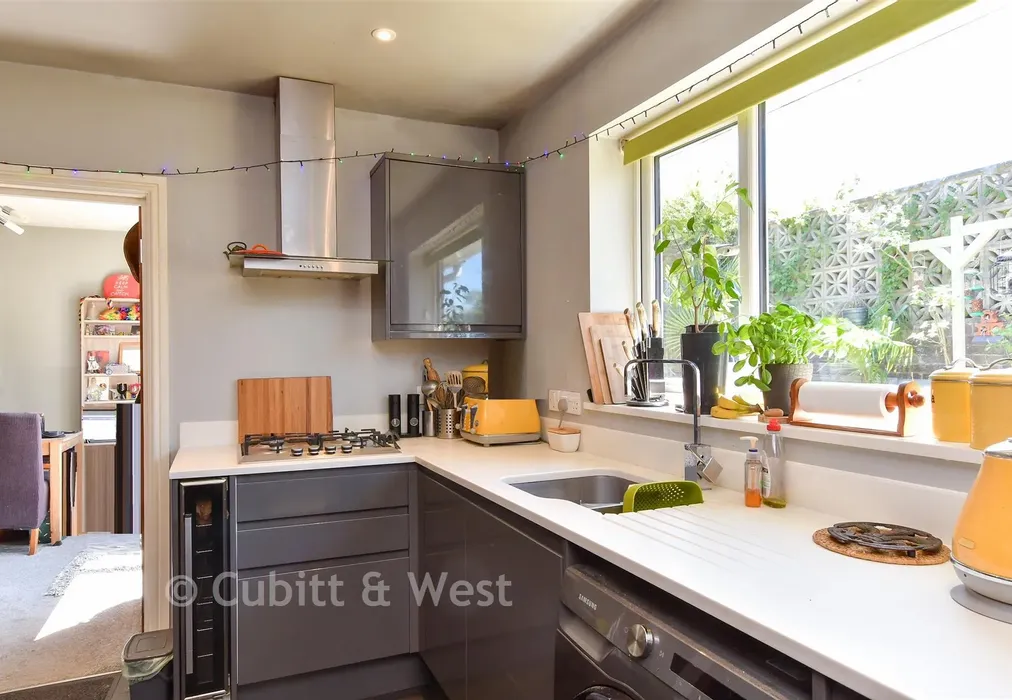 Kitchen - Carol Close, Brighton, East Sussex - Wards of Kent