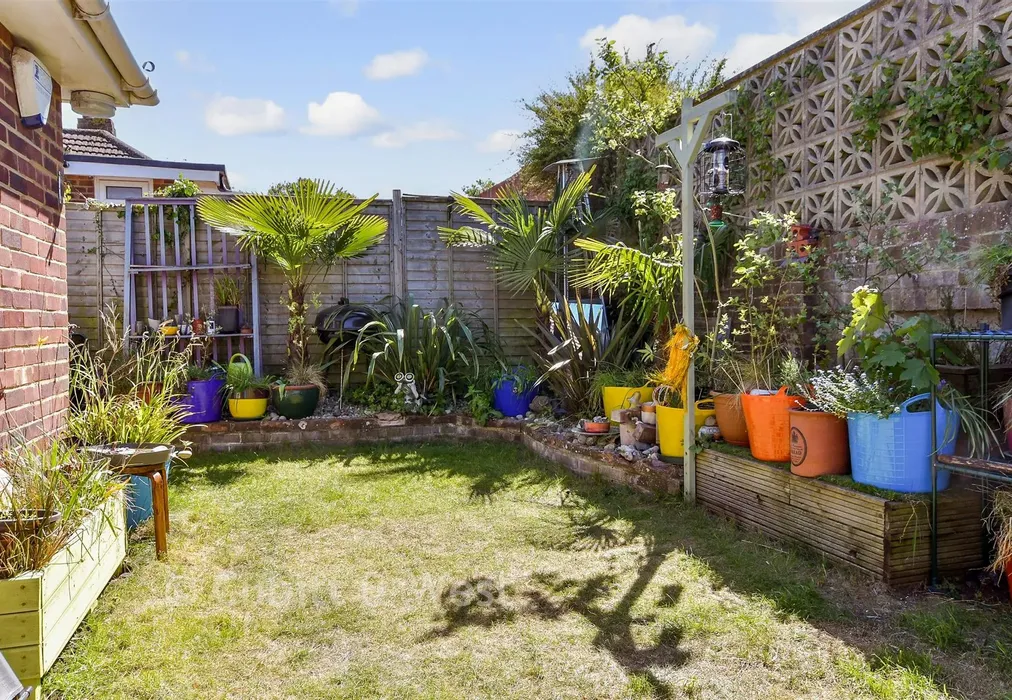 Rear Garden - Carol Close, Brighton, East Sussex - Wards of Kent