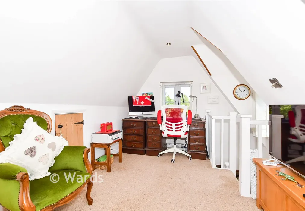 Bedroom 2 - Addington Green, Addington, West Malling, Kent - Wards of Kent