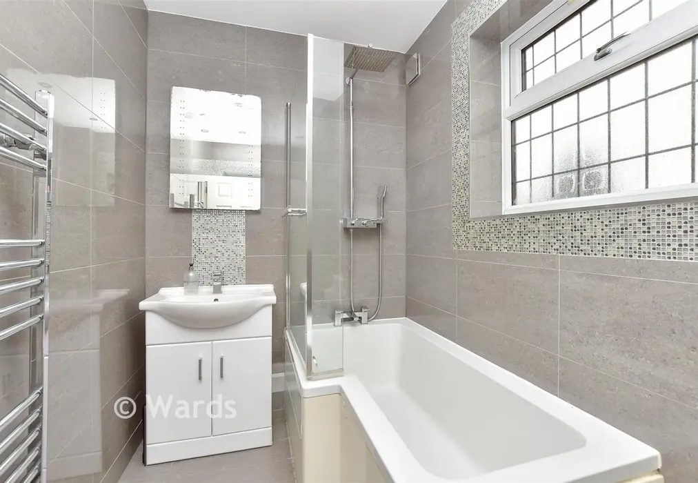 Bathroom - Audley Avenue, Gillingham, Kent - Wards of Kent