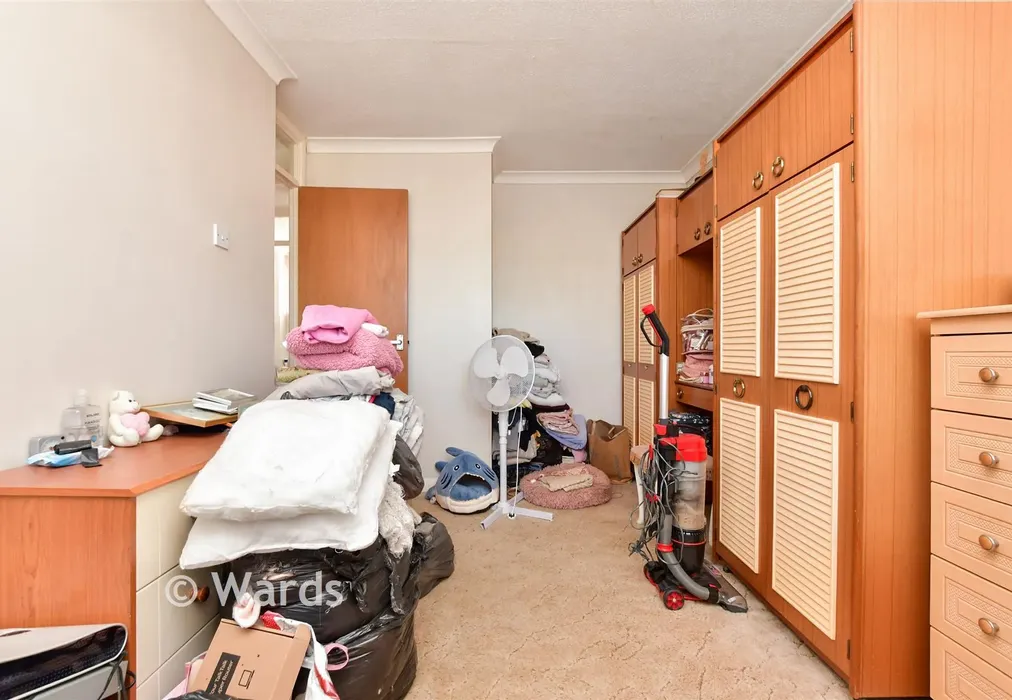 Bedroom 1 - Yew Tree Close, Broadstairs, Kent - Wards of Kent