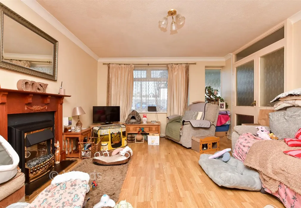 Lounge - Yew Tree Close, Broadstairs, Kent - Wards of Kent