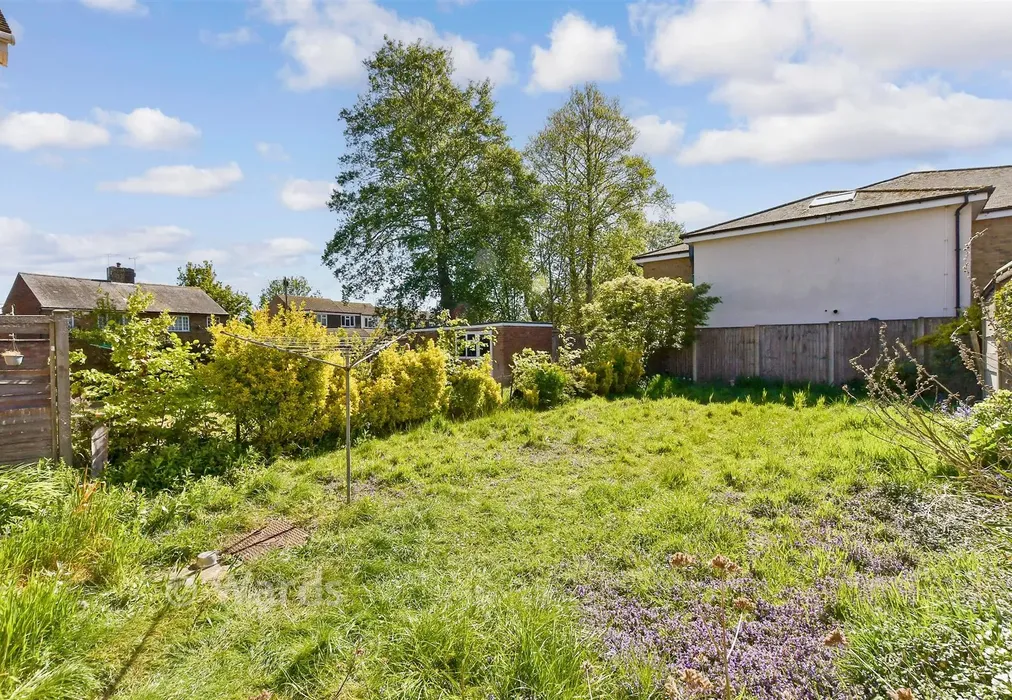 Rear Garden - Yew Tree Close, Broadstairs, Kent - Wards of Kent