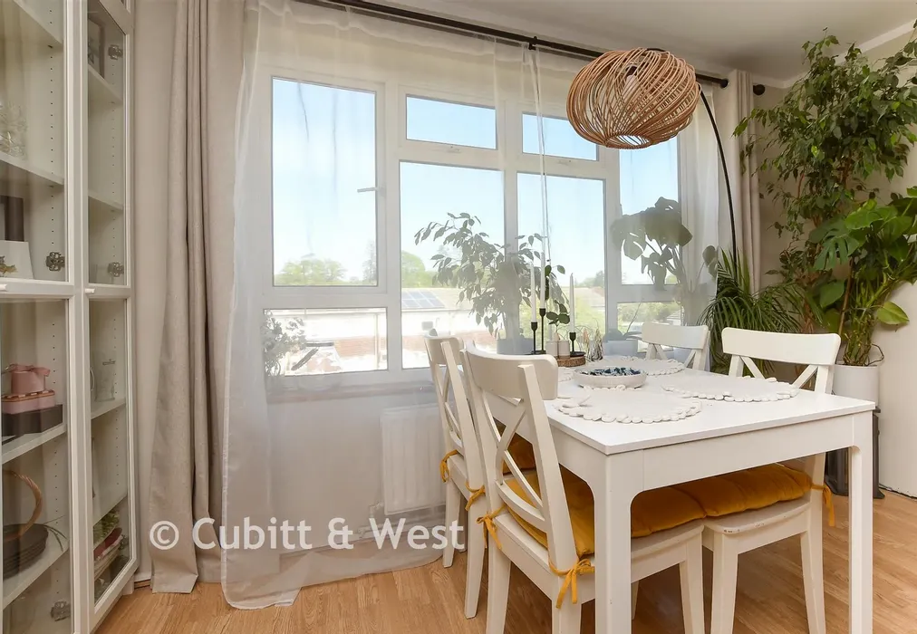 Lounge/Dining Area - Castle Drive, Reigate, Surrey - Wards of Kent