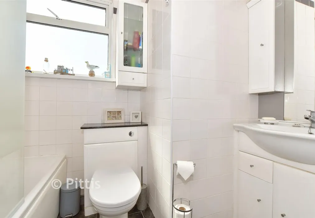 Bathroom - Central Way, Sandown, Isle of Wight - Wards of Kent