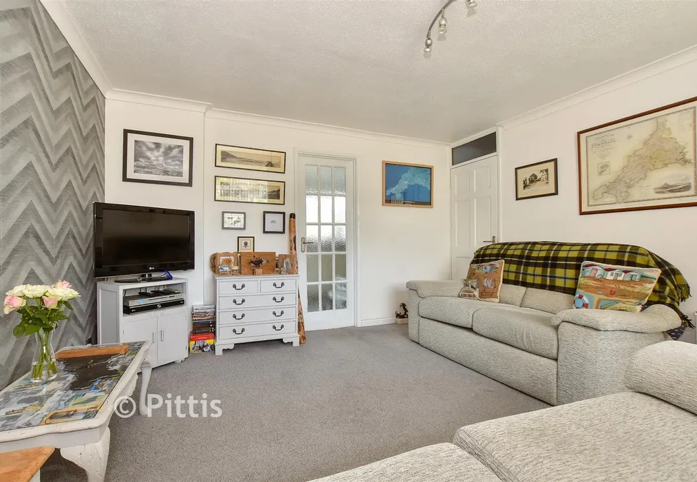 Lounge - Central Way, Sandown, Isle of Wight - Wards of Kent