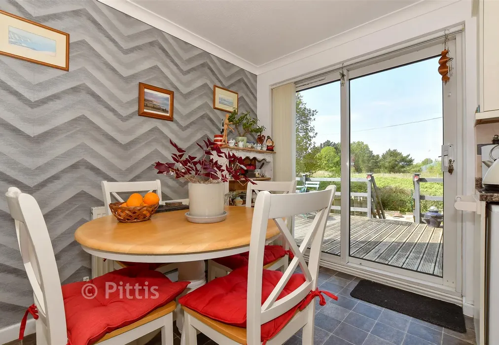 Kitchen/Dining Room - Central Way, Sandown, Isle of Wight - Wards of Kent