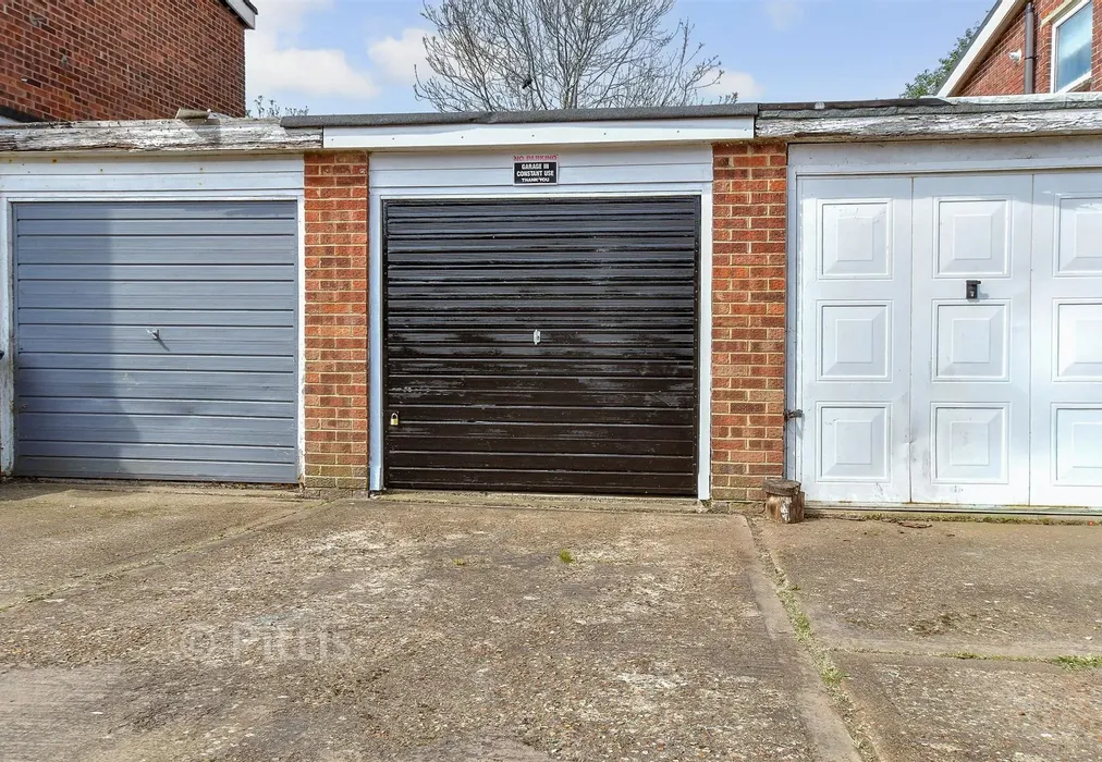 Driveway/Parking - Central Way, Sandown, Isle of Wight - Wards of Kent