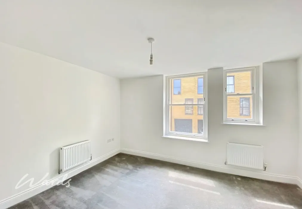 Bedroom - Wrens Cross Upper Stone Street ME15 - Wards of Kent