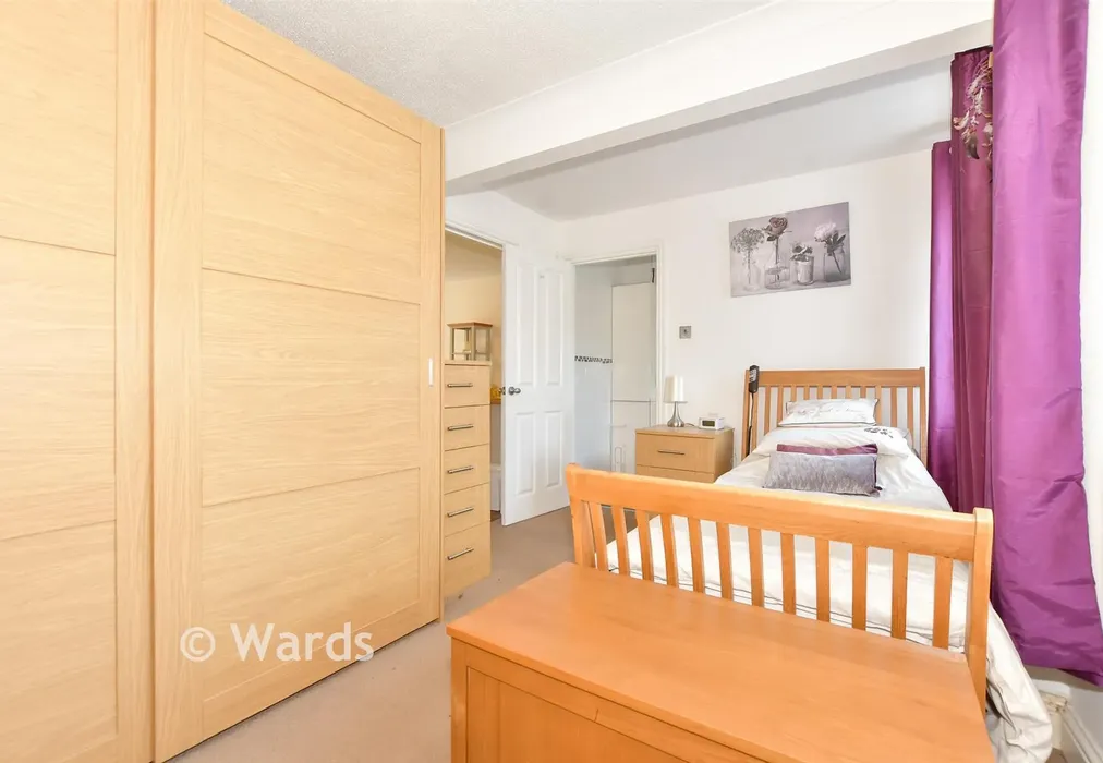 Bedroom 6 - Newlands, Whitfield, Dover, Kent - Wards of Kent
