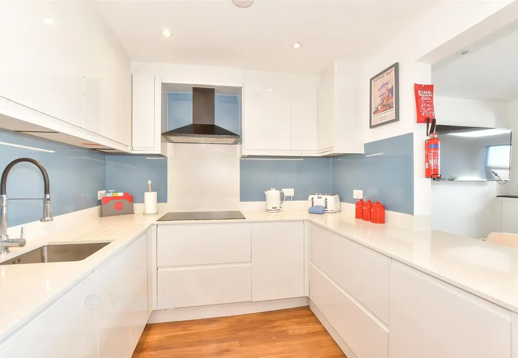 Kitchen - Swalecliffe, Herne Bay, Kent - Wards of Kent