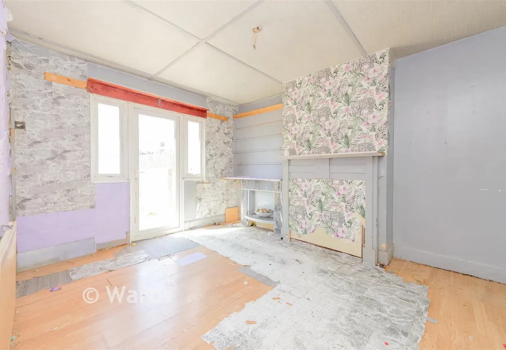 Bedroom 2 - Newlyn Road, Welling, Kent - Wards of Kent