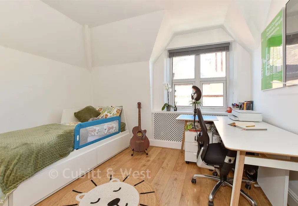 Bedroom 2/Study - Ockley Road, Dorking, Surrey - Wards of Kent