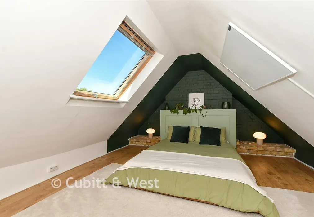 Bedroom 1 - Ockley Road, Dorking, Surrey - Wards of Kent