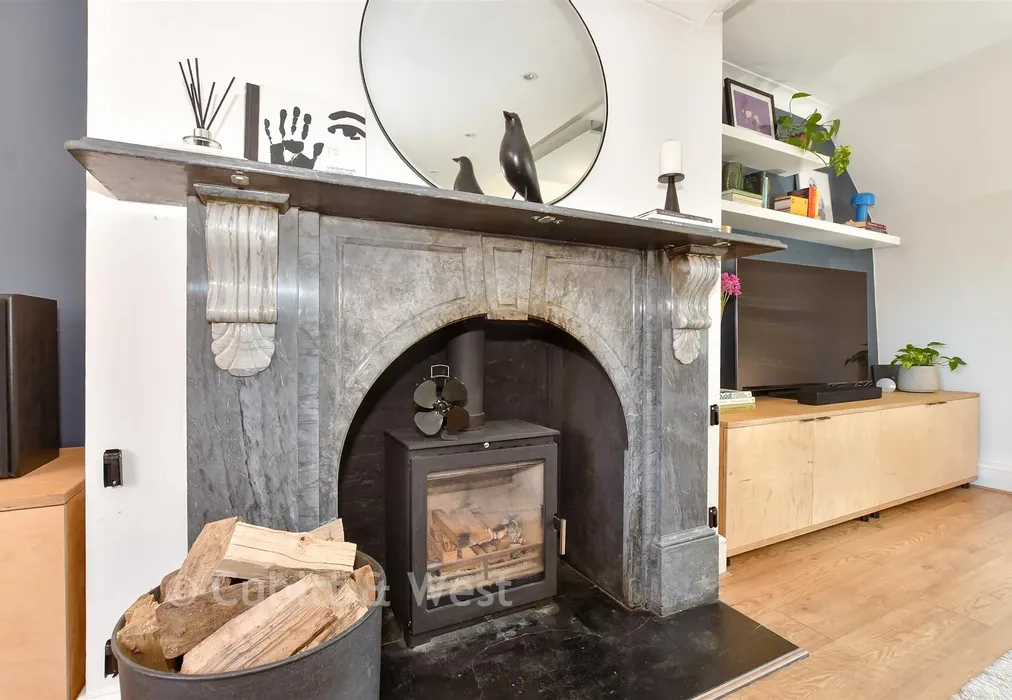 Internal Lifestyle Photograph - Ockley Road, Dorking, Surrey - Wards of Kent