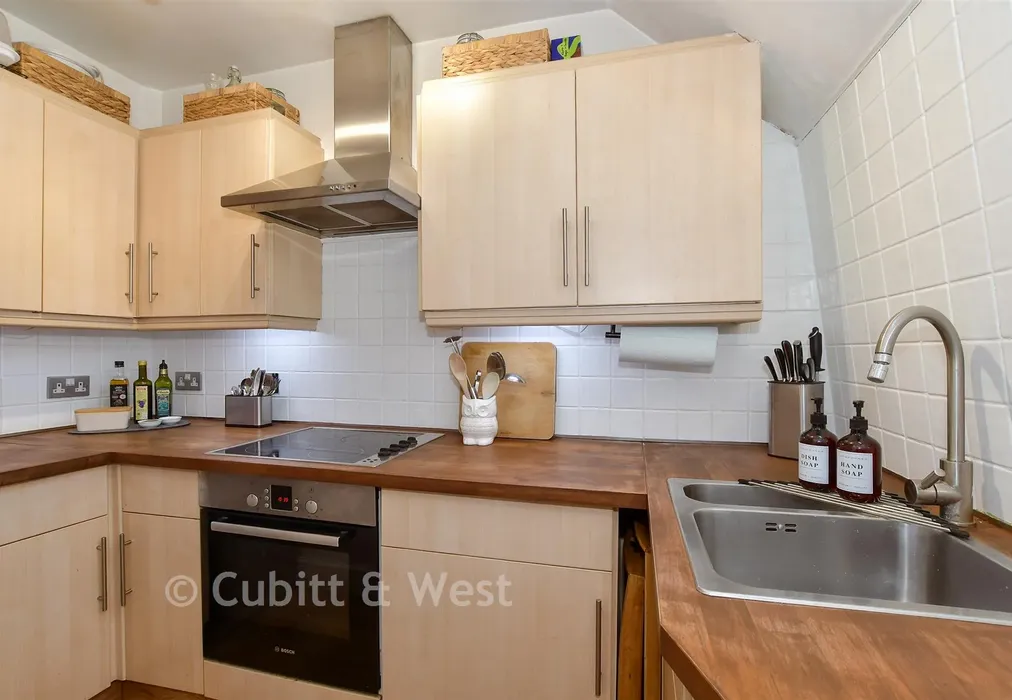 Kitchen - Ockley Road, Dorking, Surrey - Wards of Kent