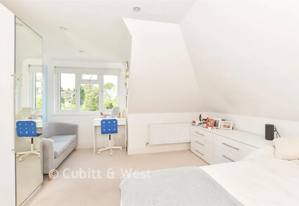 Bedroom 1 - Ford Road, Arundel, West Sussex - Wards of Kent