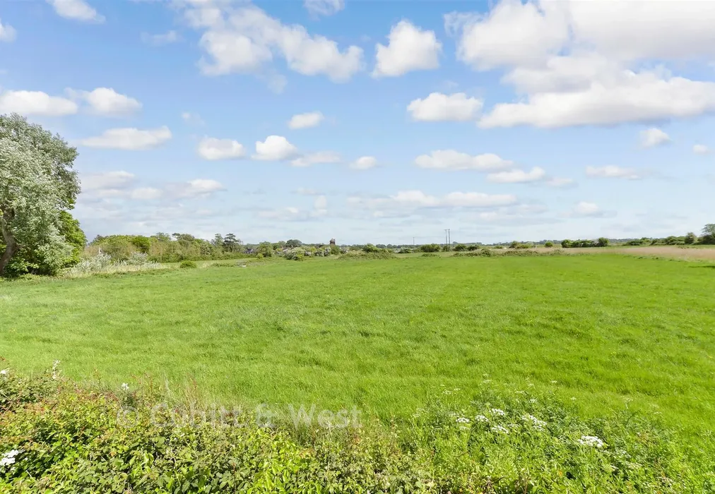 Views To Front - Ford Road, Arundel, West Sussex - Wards of Kent