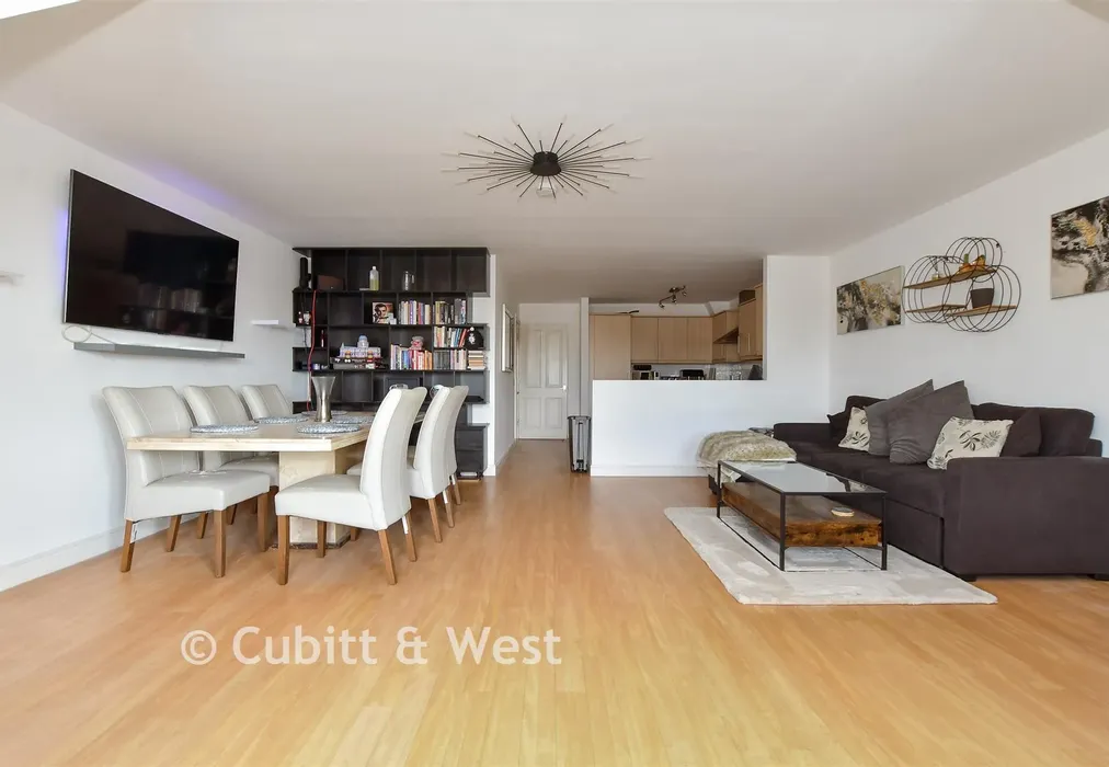 Lounge/Diner - Fairbank Road, Southwater, Horsham, West Sussex - Wards of Kent