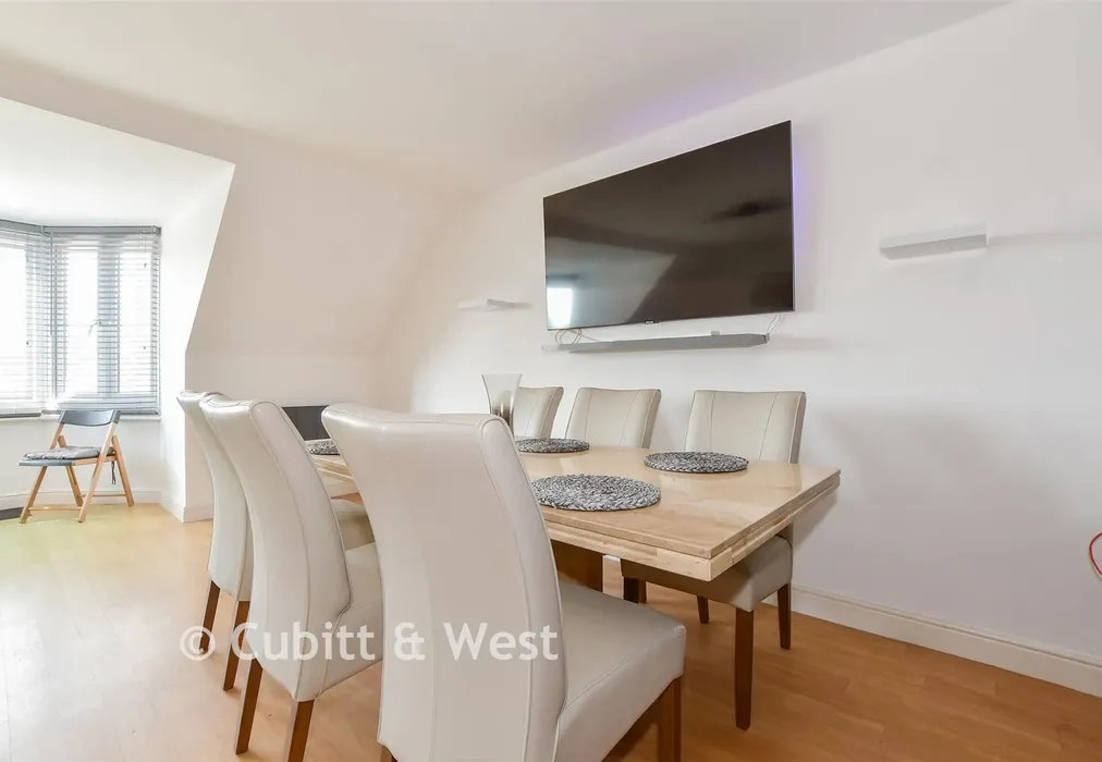 Lounge/Diner - Fairbank Road, Southwater, Horsham, West Sussex - Wards of Kent