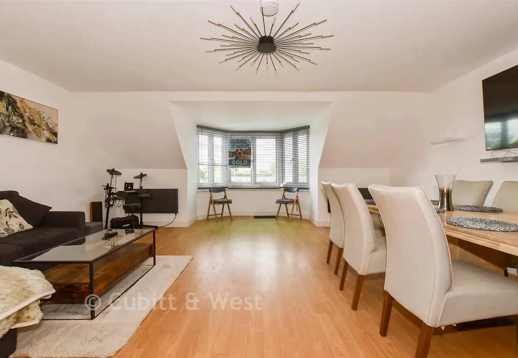 Lounge/Diner - Fairbank Road, Southwater, Horsham, West Sussex - Wards of Kent