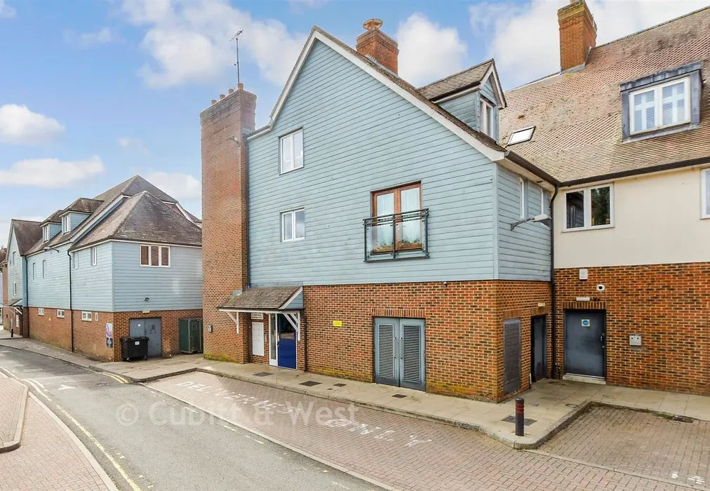 External (Web) - Fairbank Road, Southwater, Horsham, West Sussex - Wards of Kent