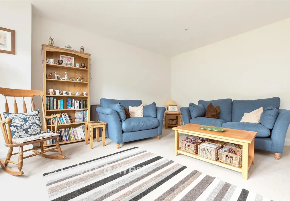 Lounge - Upper Rose Hill, Dorking, Surrey - Wards of Kent