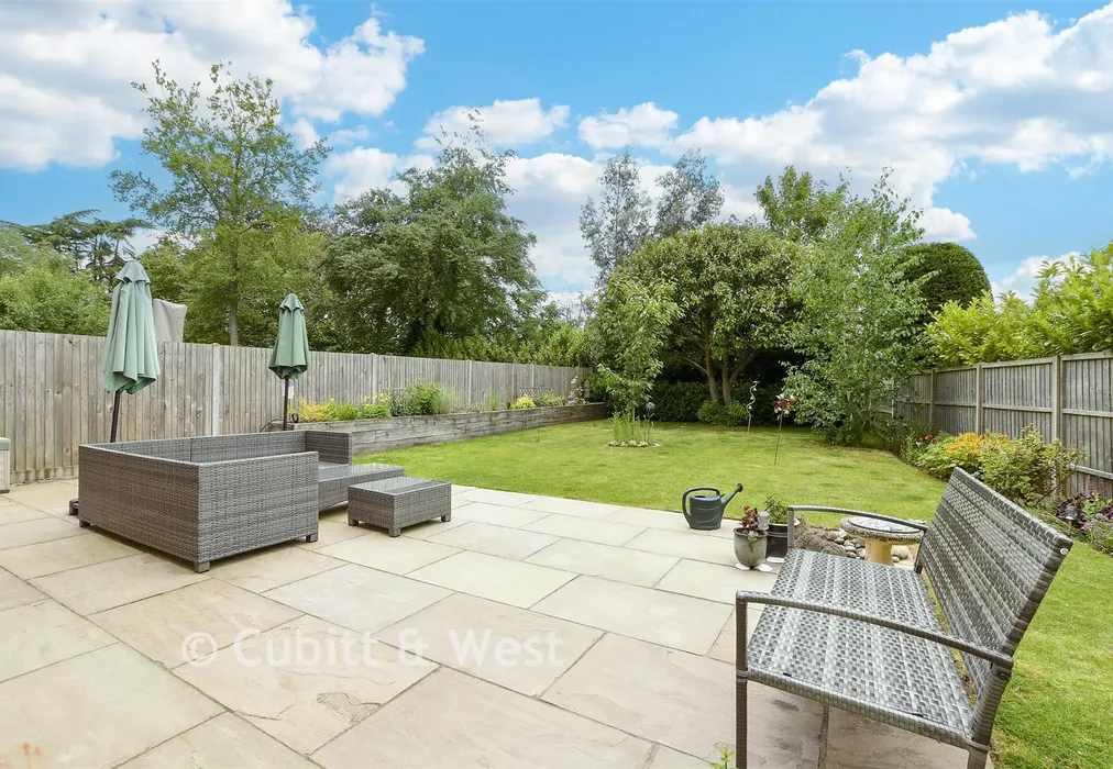 Rear Garden - Upper Rose Hill, Dorking, Surrey - Wards of Kent