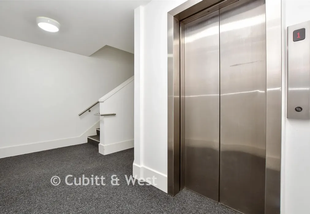 Internal Feature - North Street, Leatherhead, Surrey - Wards of Kent