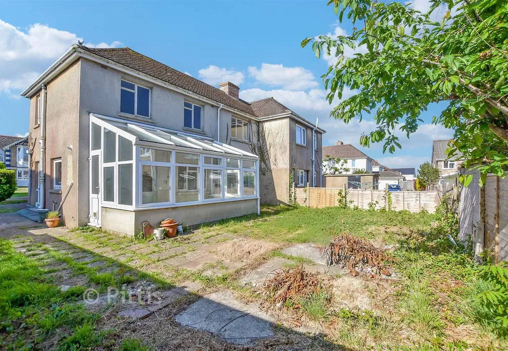 Rear Garden - Arundel Road, Elmfield, Ryde, Isle of Wight - Wards of Kent
