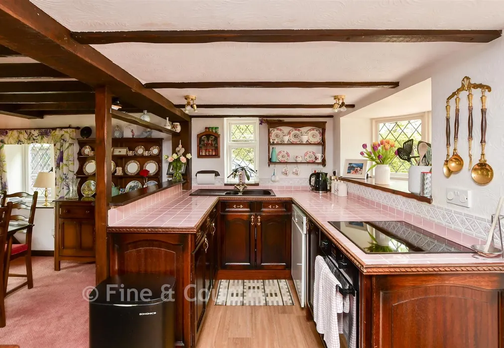 Kitchen Area - Canterbury Road, Lydden, Kent - Wards of Kent