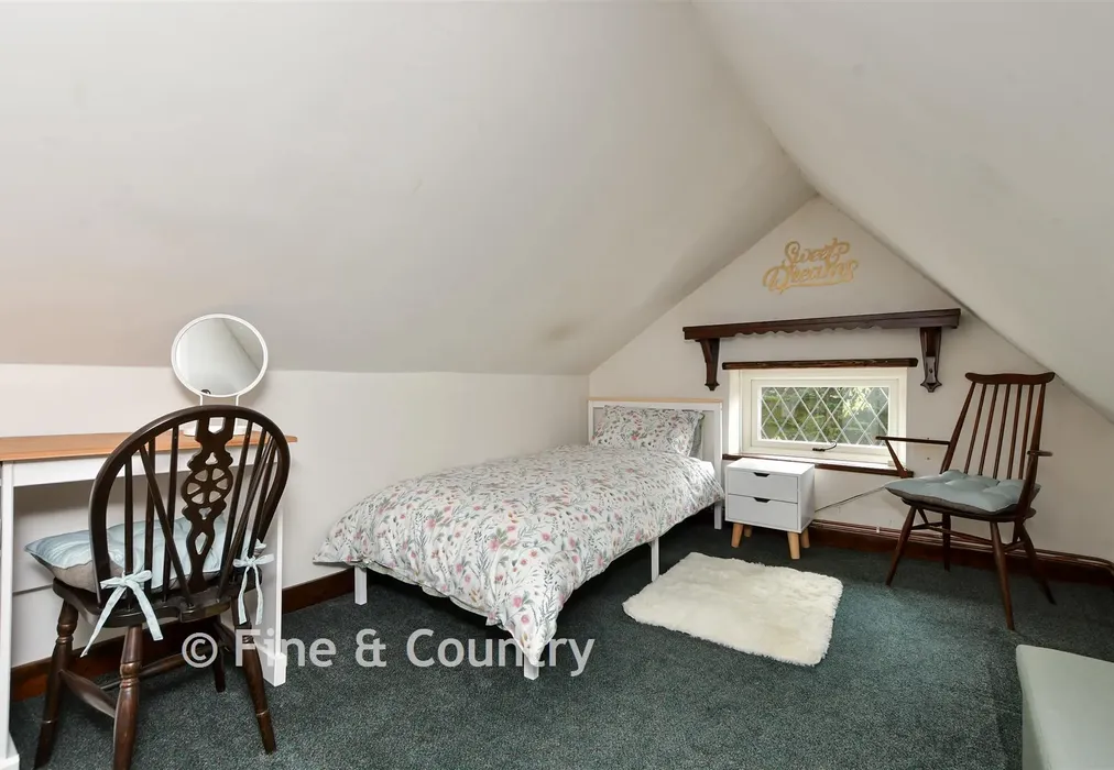 Loft Room 1 - Canterbury Road, Lydden, Kent - Wards of Kent