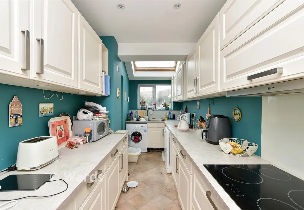 Kitchen - Thorn Gardens, Ramsgate, Kent - Wards of Kent