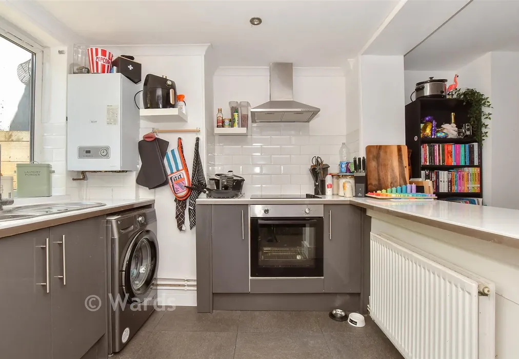 Kitchen - London Road, Dover, Kent - Wards of Kent