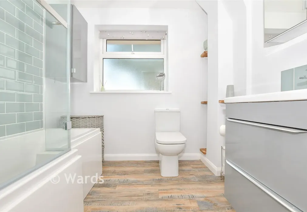 Bathroom - Richmond Way, Maidstone, Kent - Wards of Kent