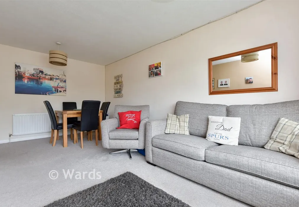 Lounge - Glebe Way, Whitstable, Kent - Wards of Kent
