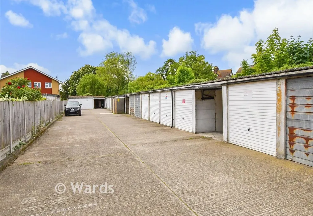 Driveway/Parking. - Glebe Way, Whitstable, Kent - Wards of Kent