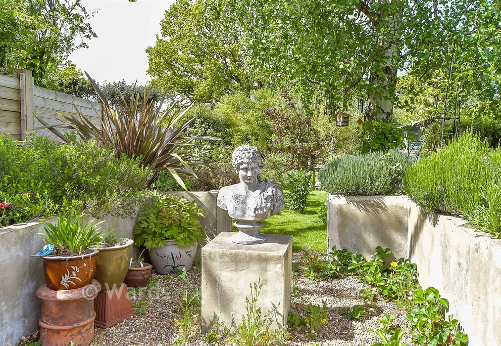 Rear Garden - Main Street, Beckley, Rye, East Sussex - Wards of Kent