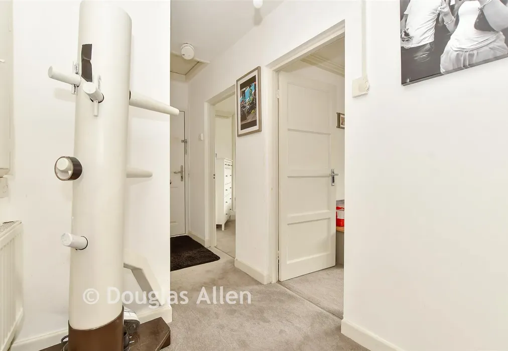 Hallway - Pollard Close, Chigwell, Essex - Wards of Kent