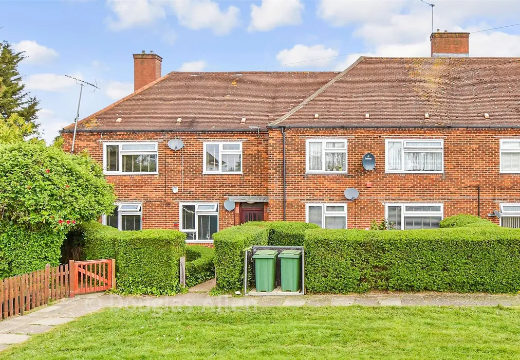 External (Web) - Pollard Close, Chigwell, Essex - Wards of Kent