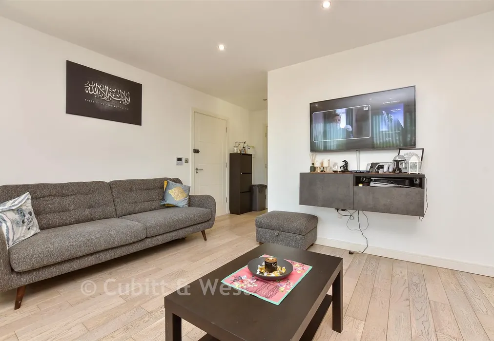 Lounge / Kitchen - Rose Hill, Sutton, Surrey - Wards of Kent