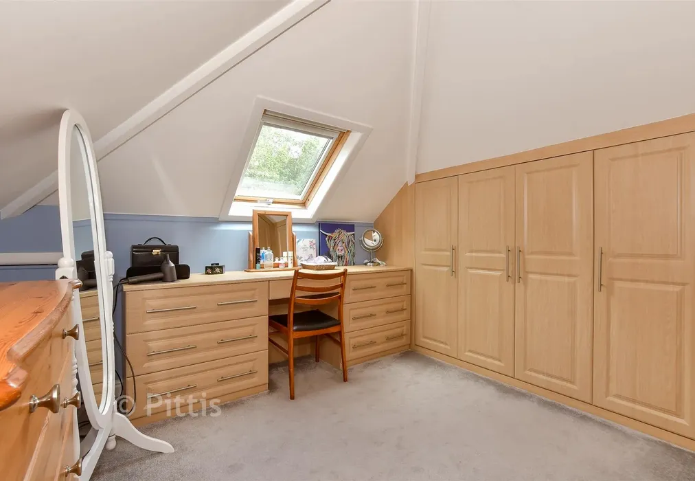 Bedroom 4 - Cliff Bridge, Shanklin, Isle of Wight - Wards of Kent