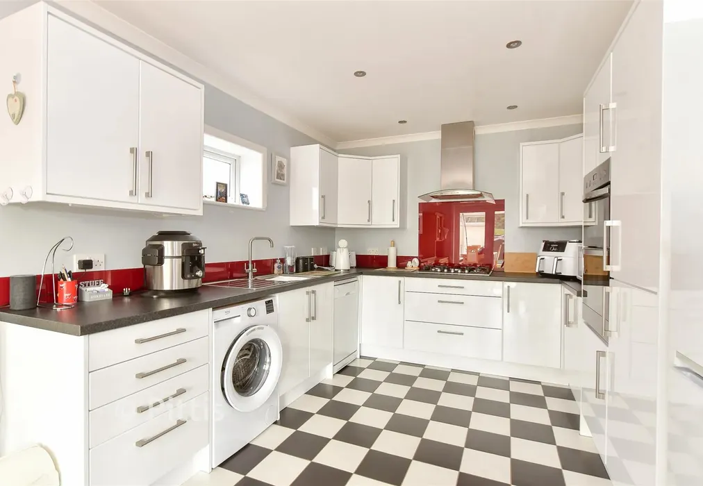 Kitchen/ Dining Room - Cliff Bridge, Shanklin, Isle of Wight - Wards of Kent