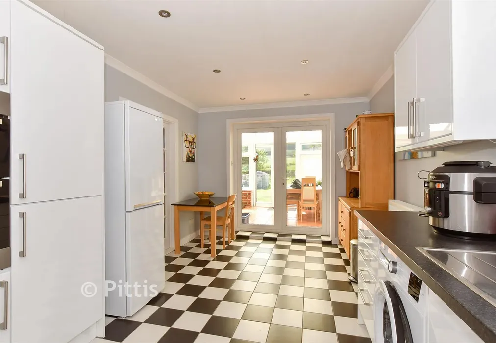 Kitchen/ Dining Room - Cliff Bridge, Shanklin, Isle of Wight - Wards of Kent