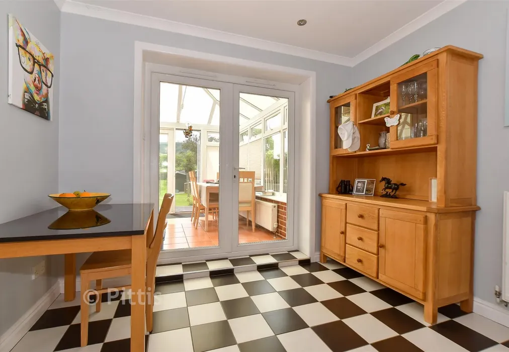 Kitchen/ Dining Room - Cliff Bridge, Shanklin, Isle of Wight - Wards of Kent